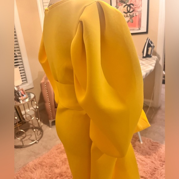 Beautiful party dress never worn! - Picture 3 of 3